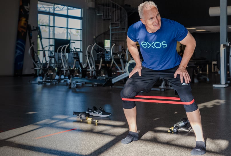 Mark Verstegen, Exos President & Founder, leads a workout.