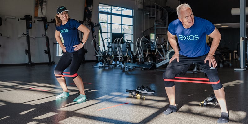 Mark Verstegen, founder of Exos, leading a workout.